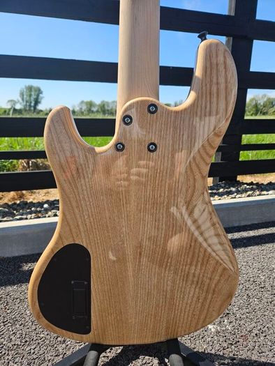 Av Bass Jm5