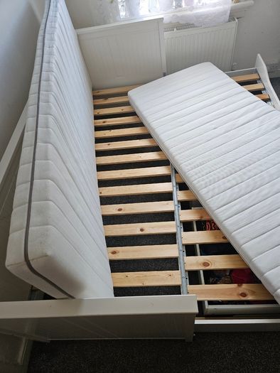 Double/single bed with storage