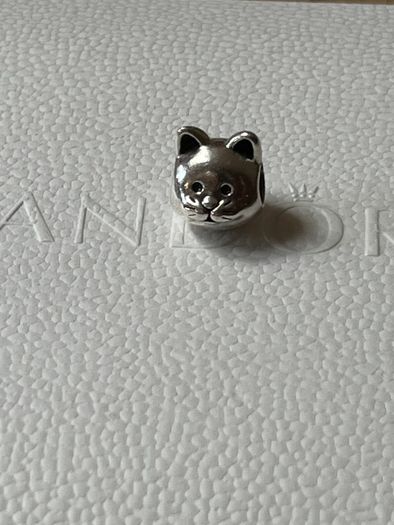 Pandora Cats head charm