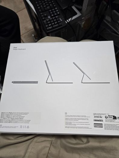 iPad Magic Keyboard (iPad not included) (2021) - QWERTY - English (US) - iPad Pro 12.9" 3rd gen / iPad Pro 12.9" 4th gen / iPad Pro 12.9" 5th gen