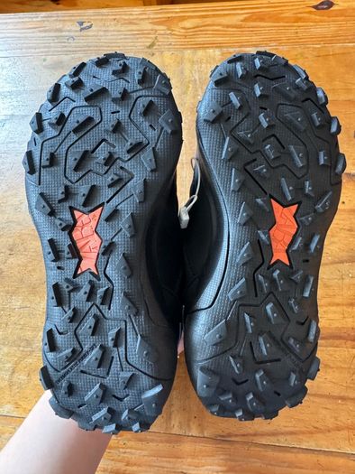 Kids winter boots, Size 29, NEW