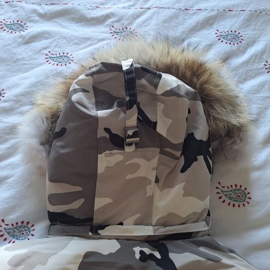 Canada Goose mens S camouflage parka with fur