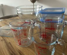 Pyrex set; Tupperware, mixing bowl, jugs and casserole dish (as good as new)