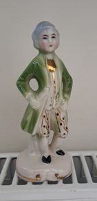 Gentleman figurine green and gold