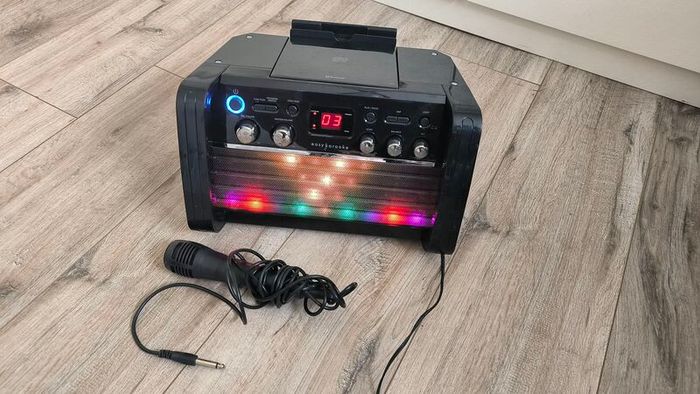 Karaoke speaker
