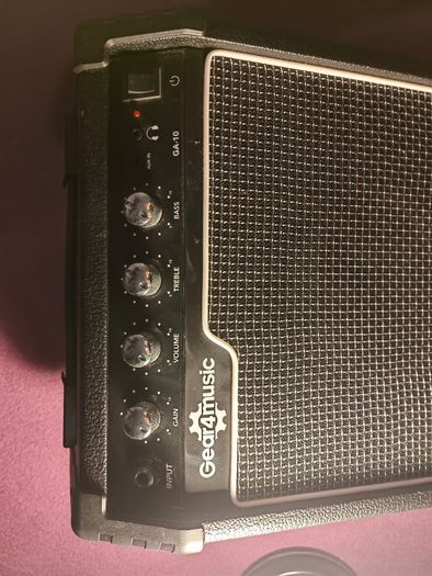 Guitar with amp and gigbag