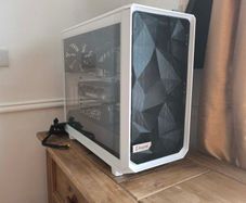[LIKE NEW] Gaming PC - High end RTX 4070 Ti Super 16GB, AMD Ryzen 7 9800x3d