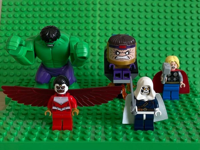 LEGO Marvel Super Heroes - 76018 Complete Set of 5 Minifigures