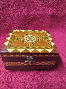 Vintage Musical Jewellery / Trinket Box