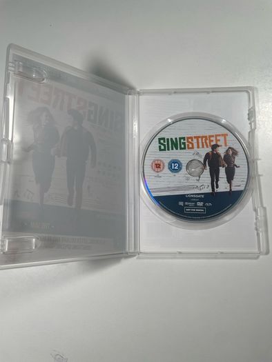 DVD Singstreet [2015] region 2 Ireland,UK complete with box, slipcase and movie