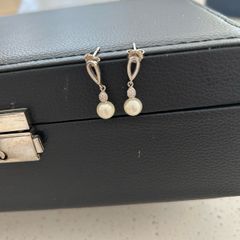 silver pearl earrings