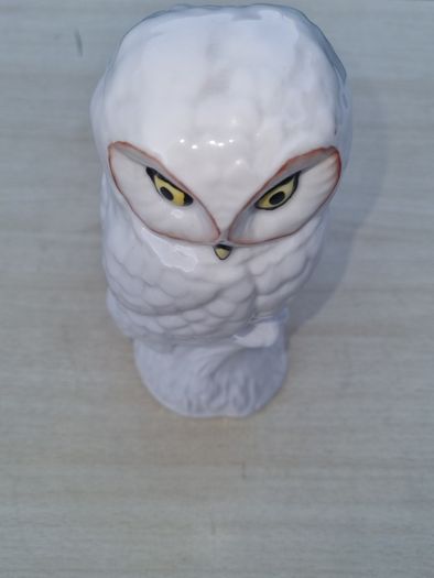 Owl figurine made by Donegal Parian China