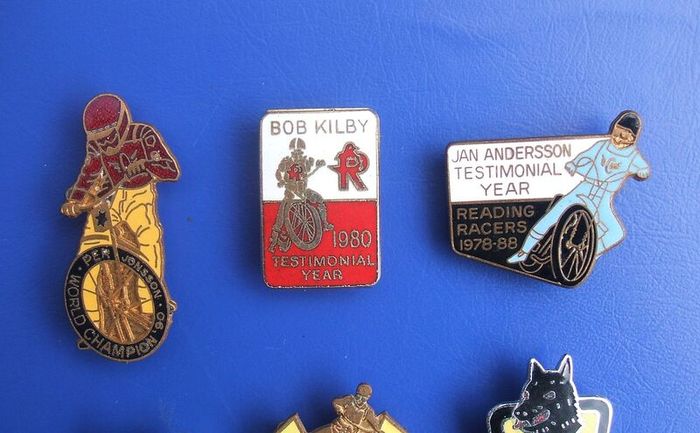 MOTORCYCLE SPEEDWAY (racing sports) - a selection of vintage Speedway Supporters' badges (1960's to 1990's)