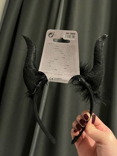 Brand NEW maleficient Halloween glitter horn