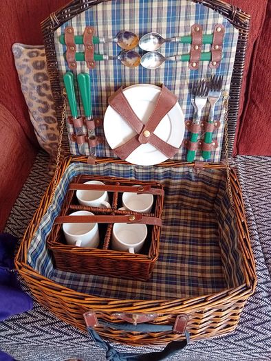 Picnic basket