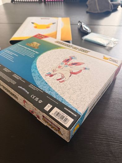 Sylveon Ex box