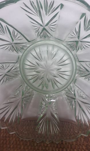 BOWL - Vintage - Green Glass - Dessert - Fruit Dish