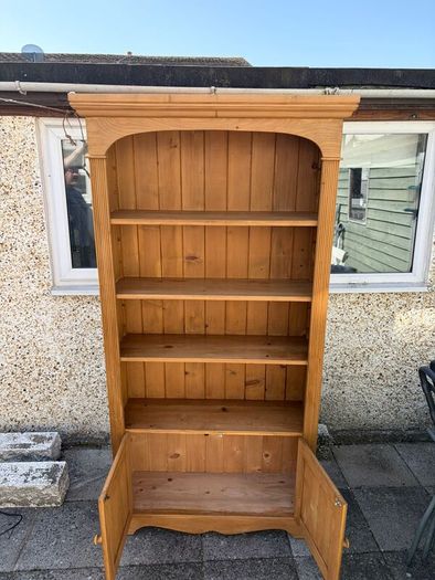 Side board cabinet