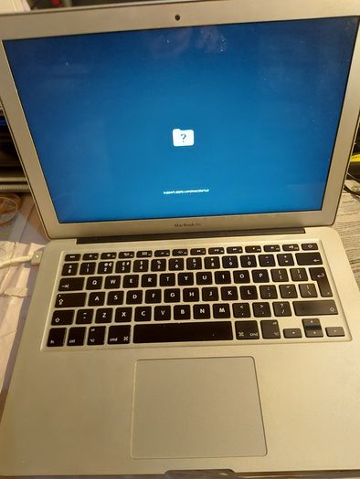 Apple MacBook Air, Model A1466, 13 inch, Needs Ram, has no Ram, excellent condition otherwise