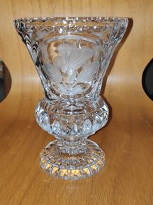 Vintage elegant Crystal footed vase with etched floral pattern H 15,5 cm