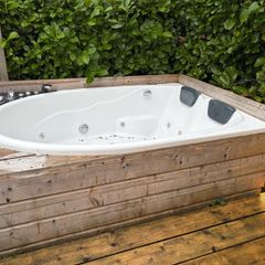 Jacuzzi Bath