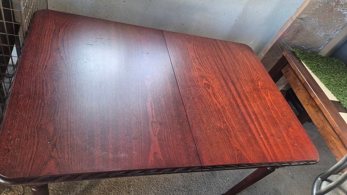 Expanding kitchen table