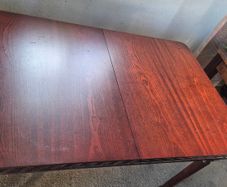 Expanding kitchen table