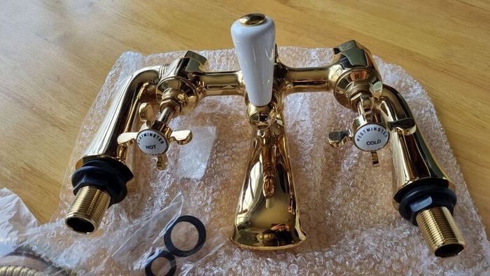 NEW Vintage Gold Colour Brass Bathroom Bath Tub Mixer Tap with Hand Shower