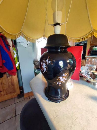 Oriental Style Ginger Jar Table Lamp And Shade.