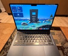 Macbook Air M2 // 8gb Ram // 256gb Ssd
