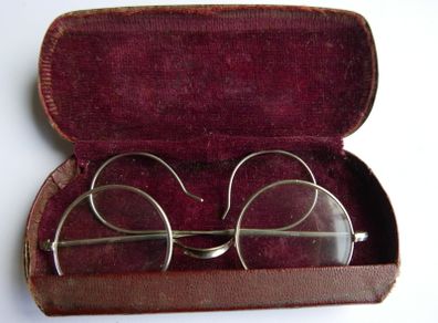 Antique wire rimmed glasses, Ben Franklin style, 1800s,With Original Case
