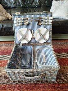 4-Person Luxury Picnic Hamper