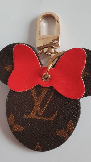 NEW LOUIS Vuitton Key /Bag Chain