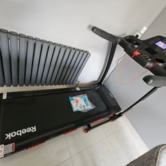 Very Good Reebok Treadmill 2.0 HP Motor and Electronic Incline