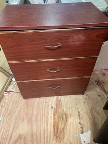 chest of drawers