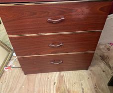 chest of drawers