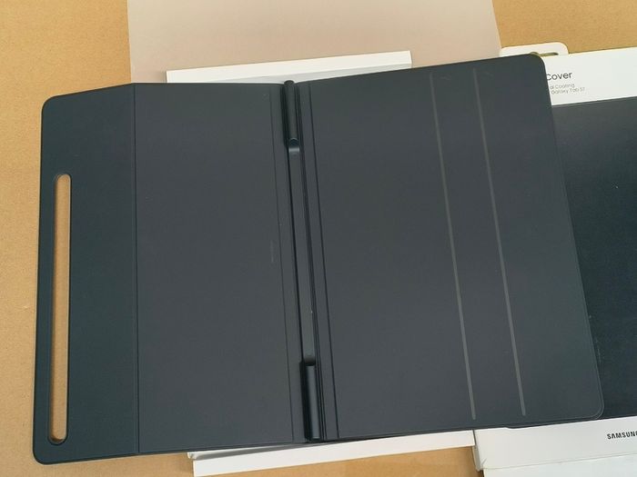Genuine OEM Samsung Book Cover for Galaxy Tab S8 & Galaxy Tab S7 EF-BT630 Black