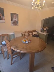 Round Table