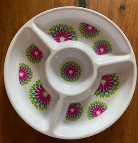 Melamine chip and dip serving plate