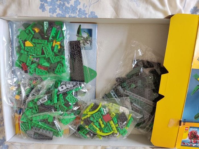 LEGO 4894 - Mythical Creatures - Creator Set - 588 PCS - New Open Box