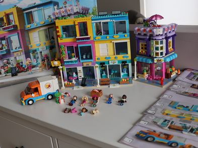 lego-friends-41704-living-block-heartlake-city-main-street-building-for