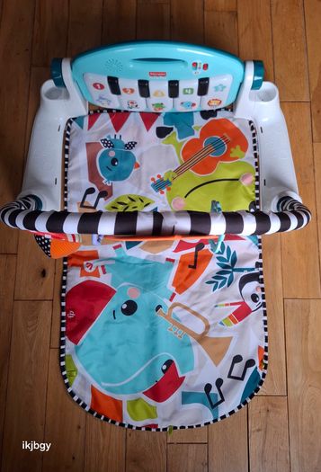 Bouncer/rocker, activity mat and toys