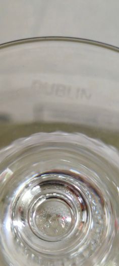 4 DIFFERENT ITMES- 1- Waterford Vintage Glandore Footed Candy Dish/ Compote 38.00 euro. 2- Set of 2 tipperary Vintage crystal Glass Coasters 18.00 euro. 3- Dublin Crystal bud vase 12.00 euro. 4- Nambe Lead Crystal Kissing Candle Sticks New 7 Inches Tall 1