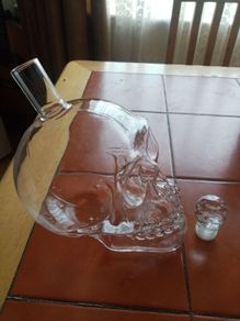 New glass crystal SKULL Decanter. 1000ml fill.