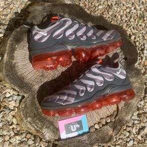 Premium Nike Vapormax TN Shark