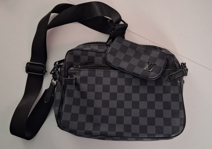 shoulder bag
