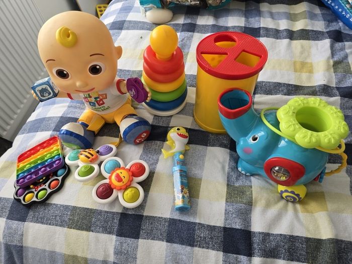 toys