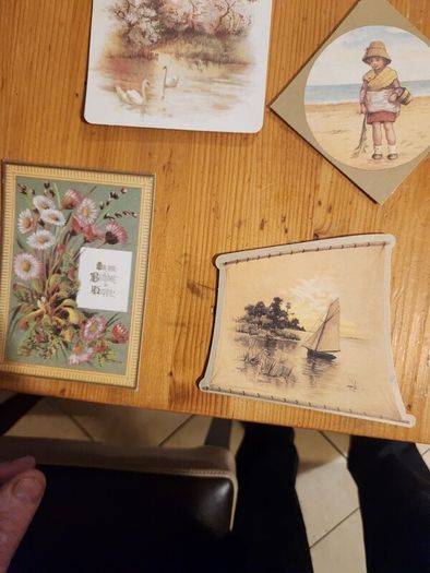 Beautiful Set Of 25 Reproduction  Vicorian Greeting Cards Of The Period 1860-1890 In Presentation Box. In Very Good Condition.