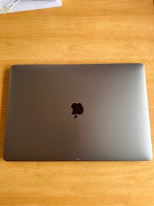 macbook pro 2018  15"  i7  A1990