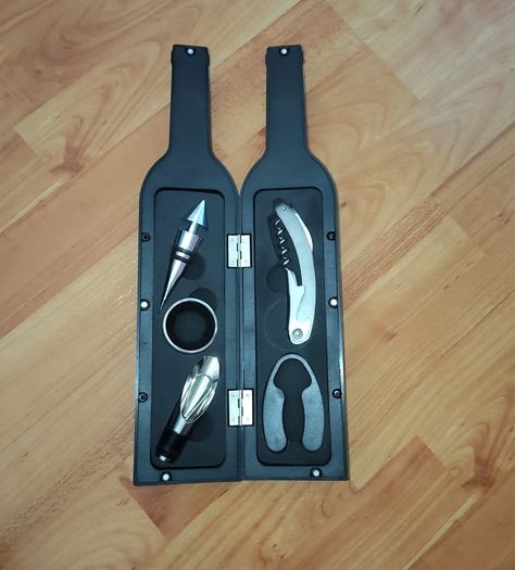 Wine tool set